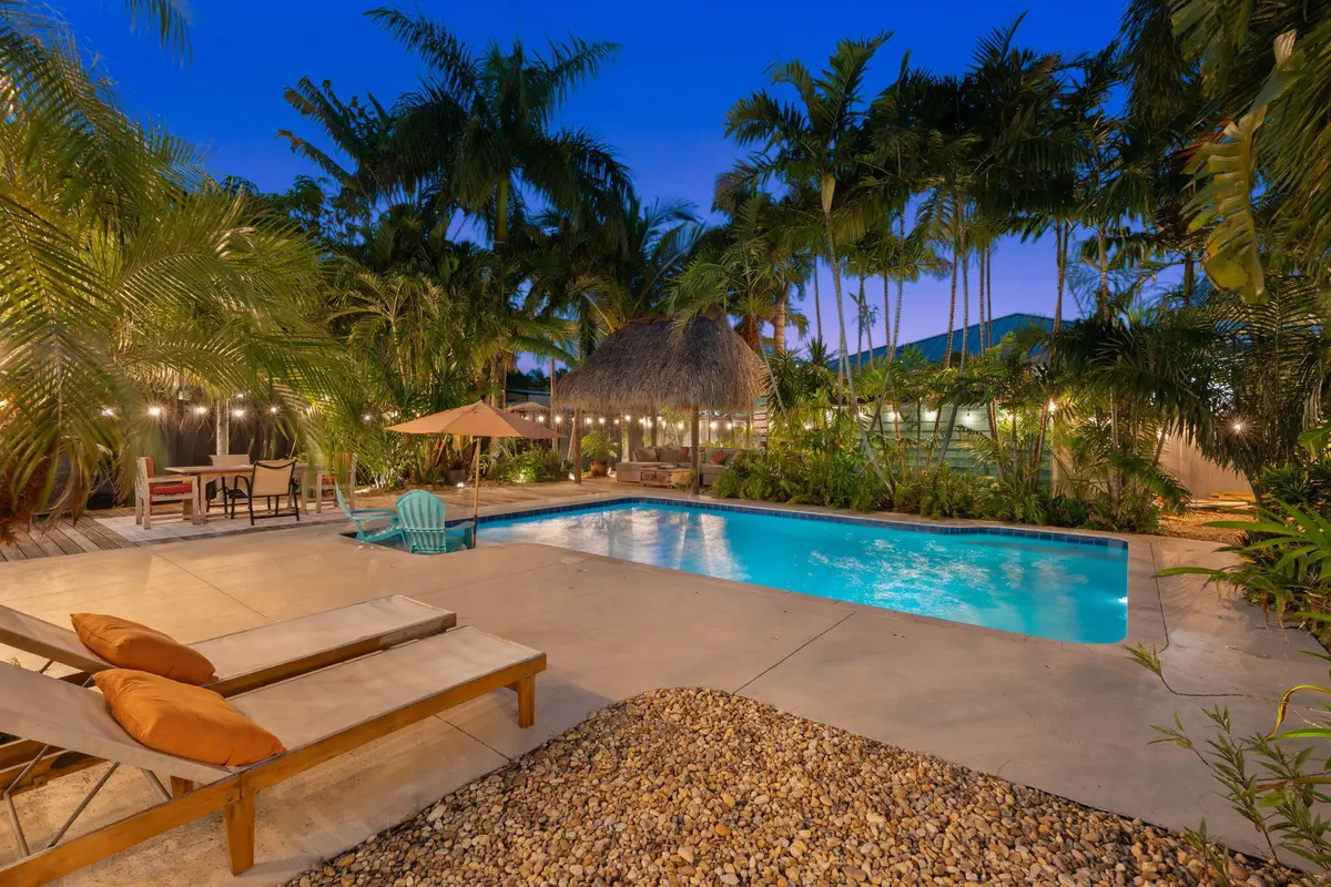 66-web-or-mls-Twilight 1522 NE 17th Terr at 1522 NE 17th Terrace, Fort Lauderdale