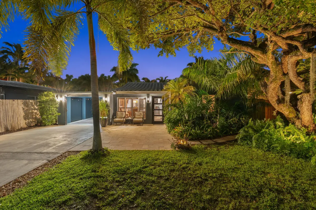 69-web-or-mls-Twilight 1522 NE 17th Terr at 1522 NE 17th Terrace, Fort Lauderdale