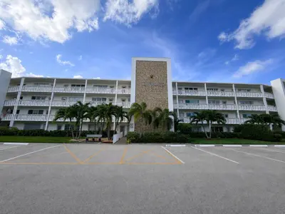 2090 Newport 2090, Deerfield Beach – sold