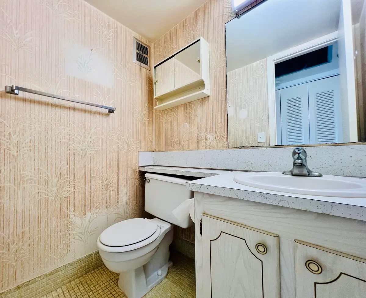 HALF BATH at 339 Windsor O, West Palm Beach