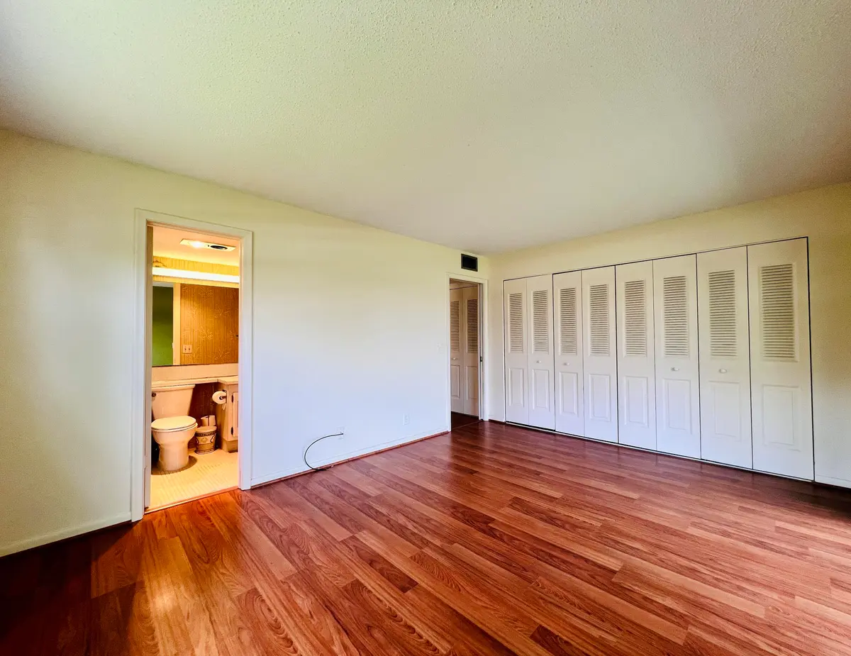 Bedroom Suite at 339 Windsor O, West Palm Beach