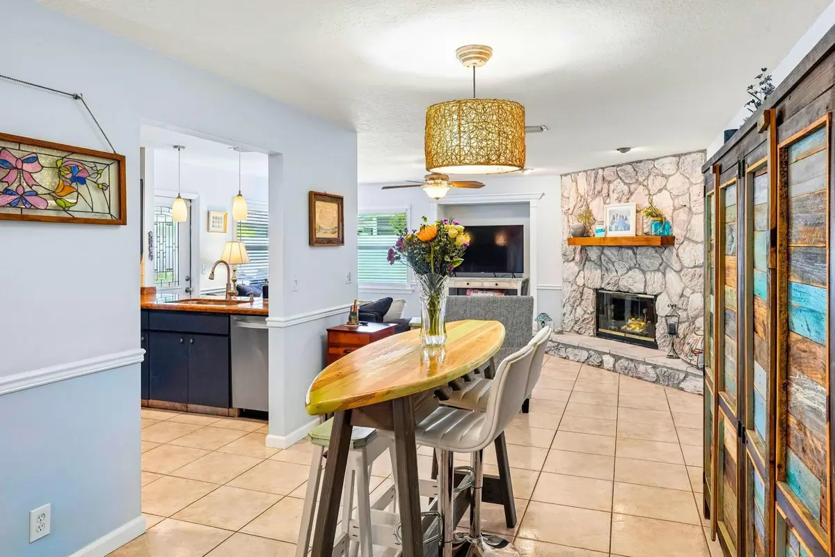 08_beyc6a2b0d1931b06 at 6216 Michael Street, Jupiter