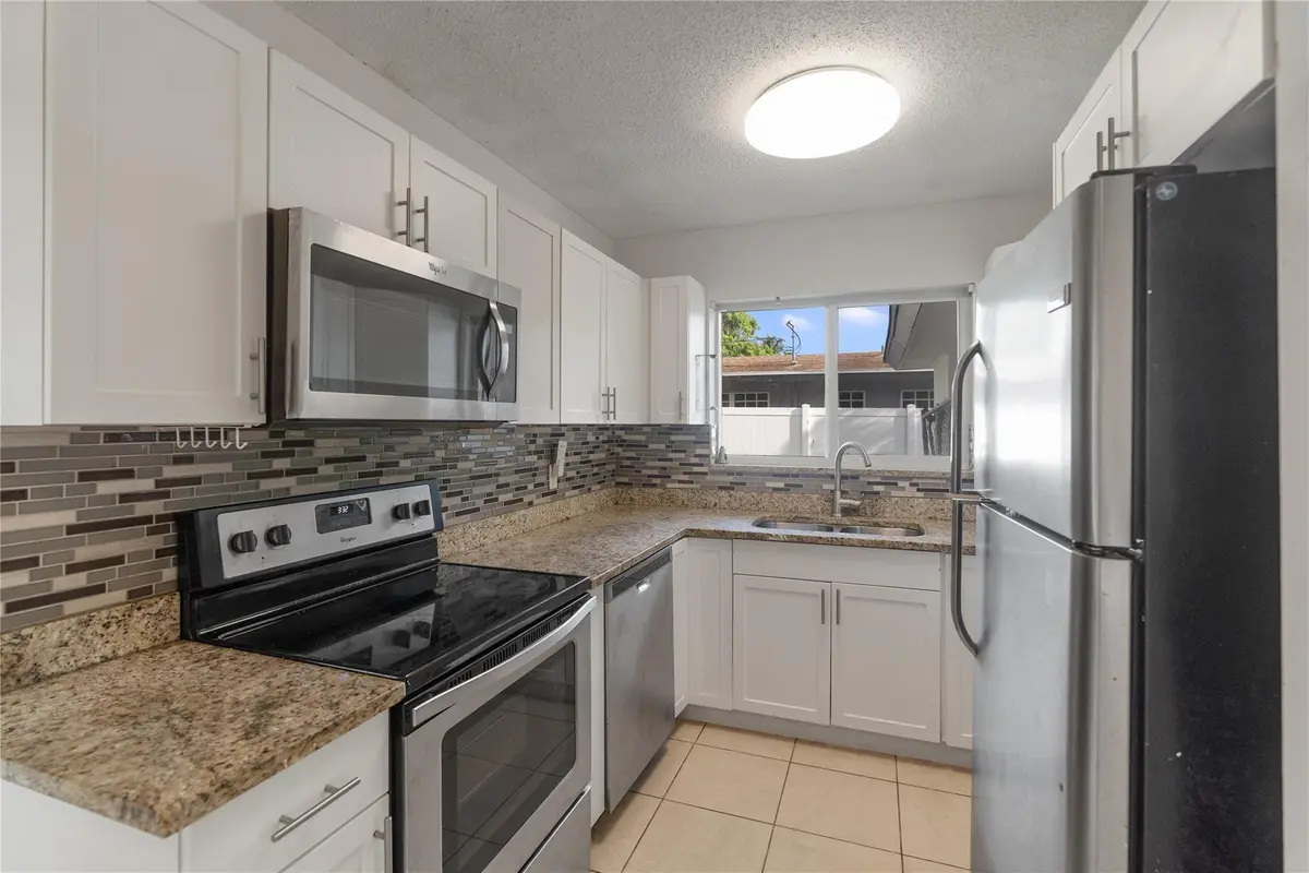 Photo 3 at 2001 NW 14th Avenue, Fort Lauderdale