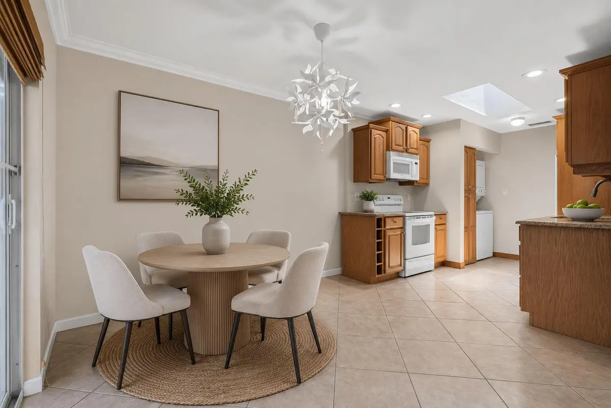 39-web-or-mls-dining at 3358 Christopher Street, West Palm Beach