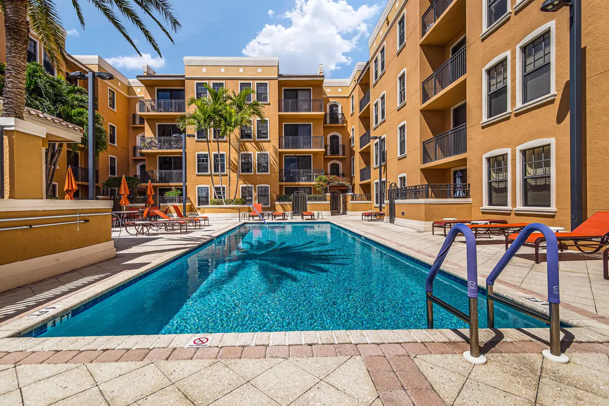 010_Coutyard Pool at 511 Lucerne Avenue 316, Lake Worth Beach