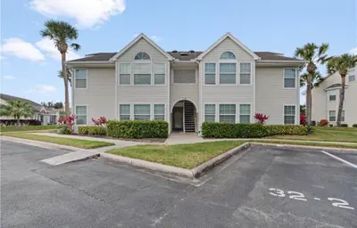 1907 Aynsley Way 32-2, Vero Beach – Condominium for sale