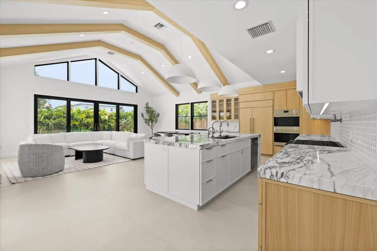 07-424A2324 at 8 Leeward Circle, Jupiter
