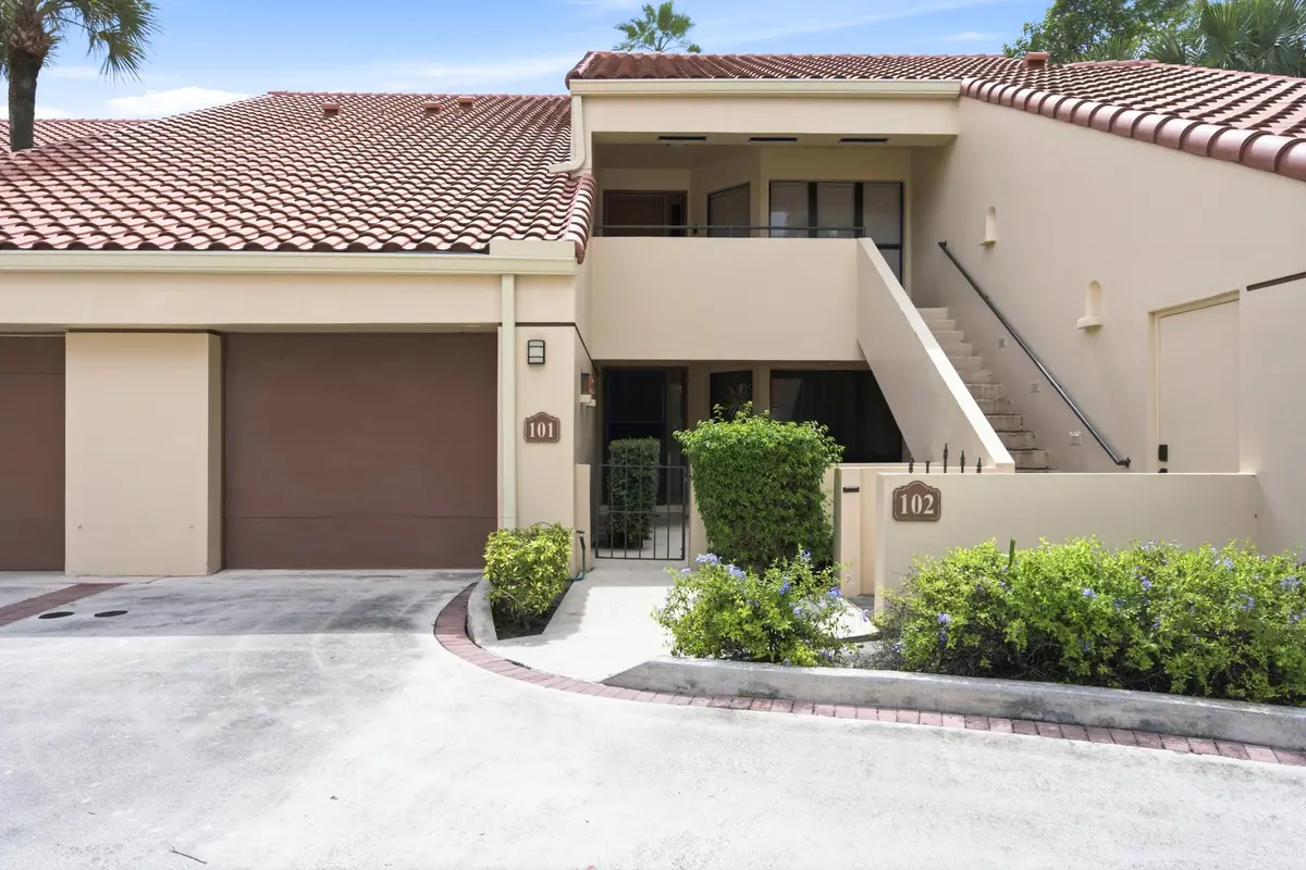 exterior view at 101 Waterview Drive, Palm Beach Gardens