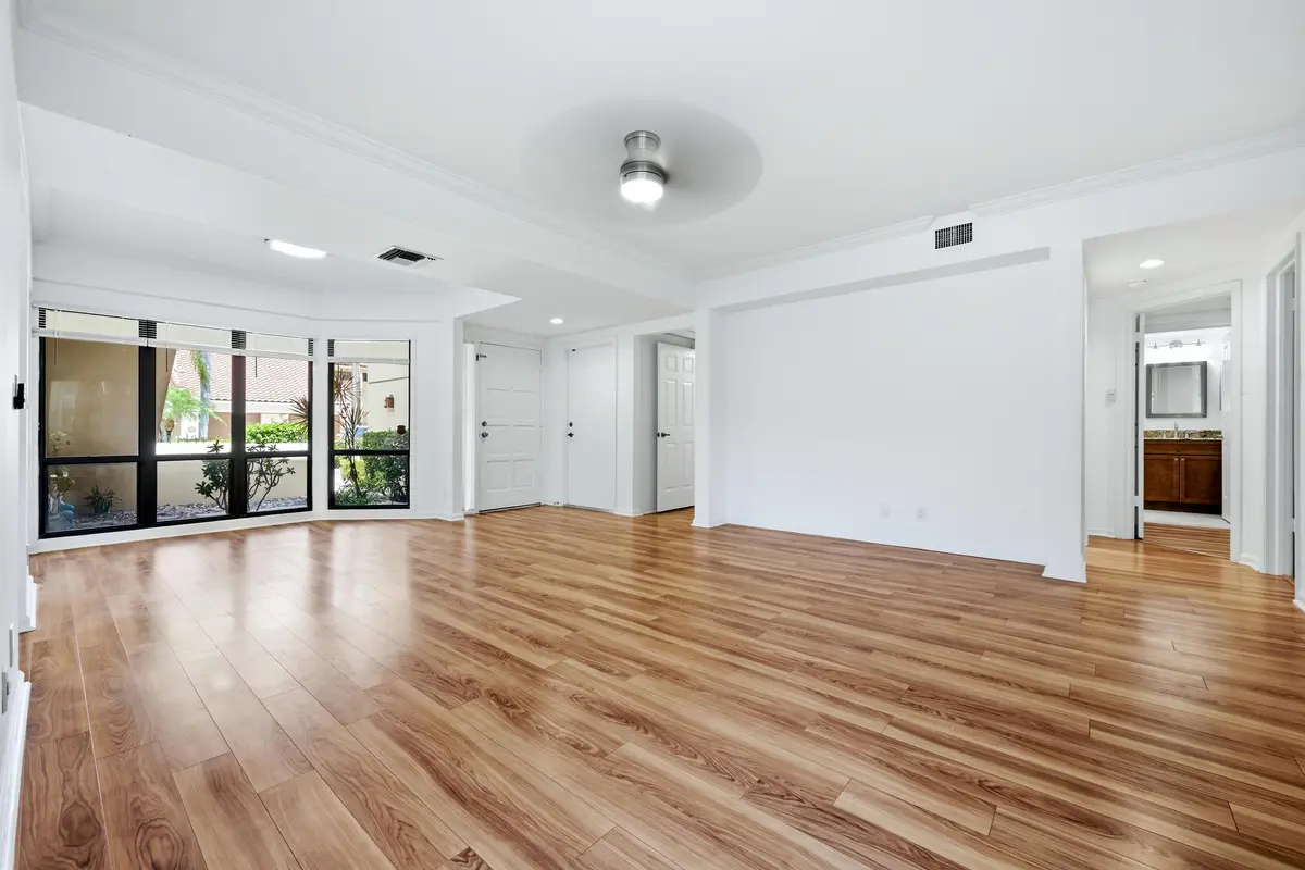 living room at 101 Waterview Drive, Palm Beach Gardens