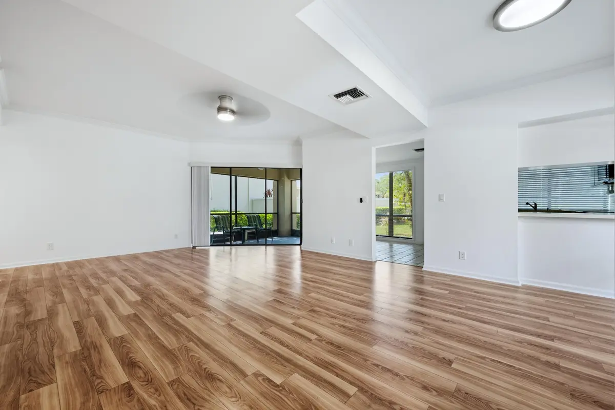living room at 101 Waterview Drive, Palm Beach Gardens