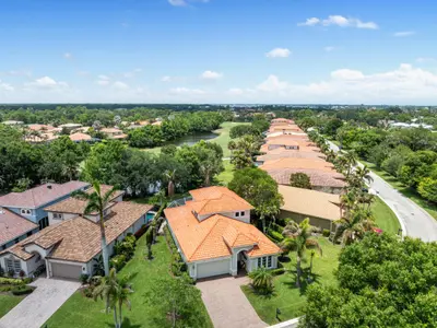 910 SW Palm Cove Drive, Palm City – Single Family Residence for sale