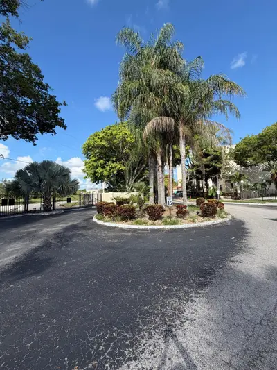118 Lake Emerald Drive 107, Oakland Park – Condominium for sale