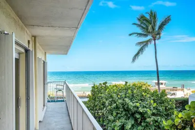 350 S Ocean Boulevard 201, Palm Beach – Condominium for rent