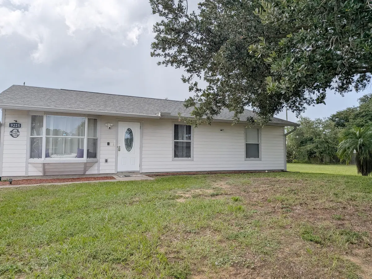 9225 101st Avenue, Vero Beach, FL – photo 1