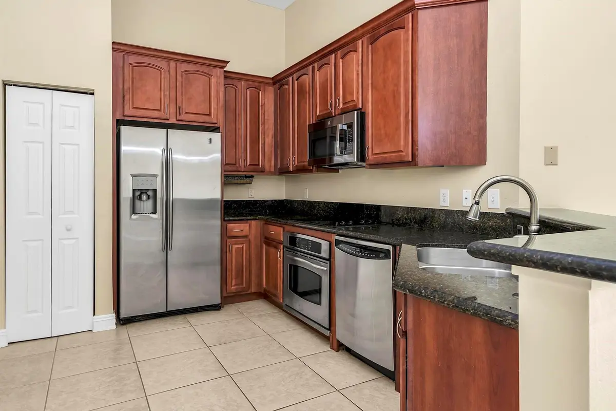Photo 4 at 16102 Emerald Estates Drive 108, Weston