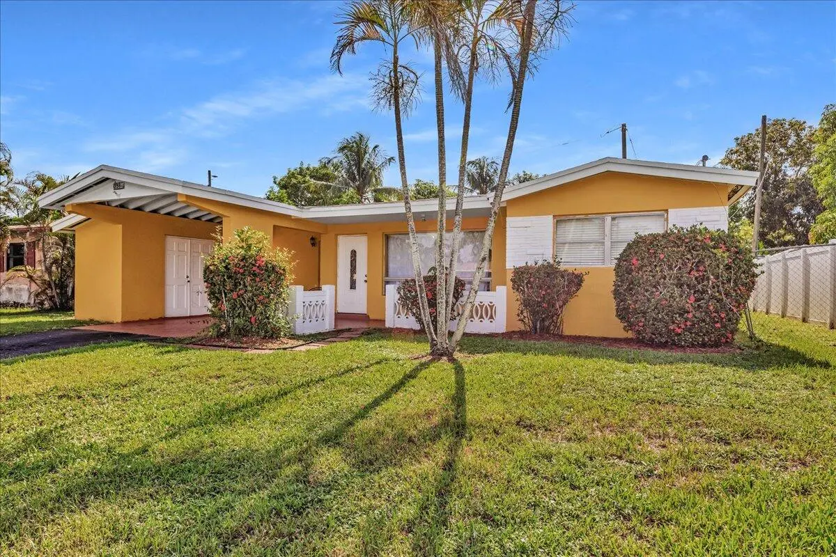 04-306A6824 at 3560 NW 34th Way, Lauderdale Lakes