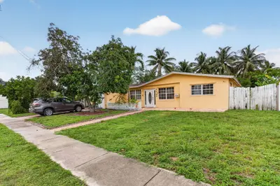 4390 NW 35th Avenue, Lauderdale Lakes – Single Family Residence for sale