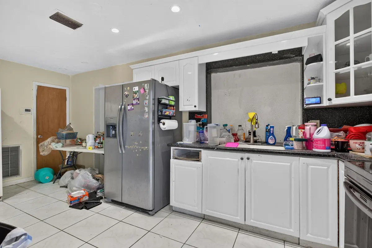 13-web-or-mls-4390-0362 at 4390 NW 35th Avenue, Lauderdale Lakes
