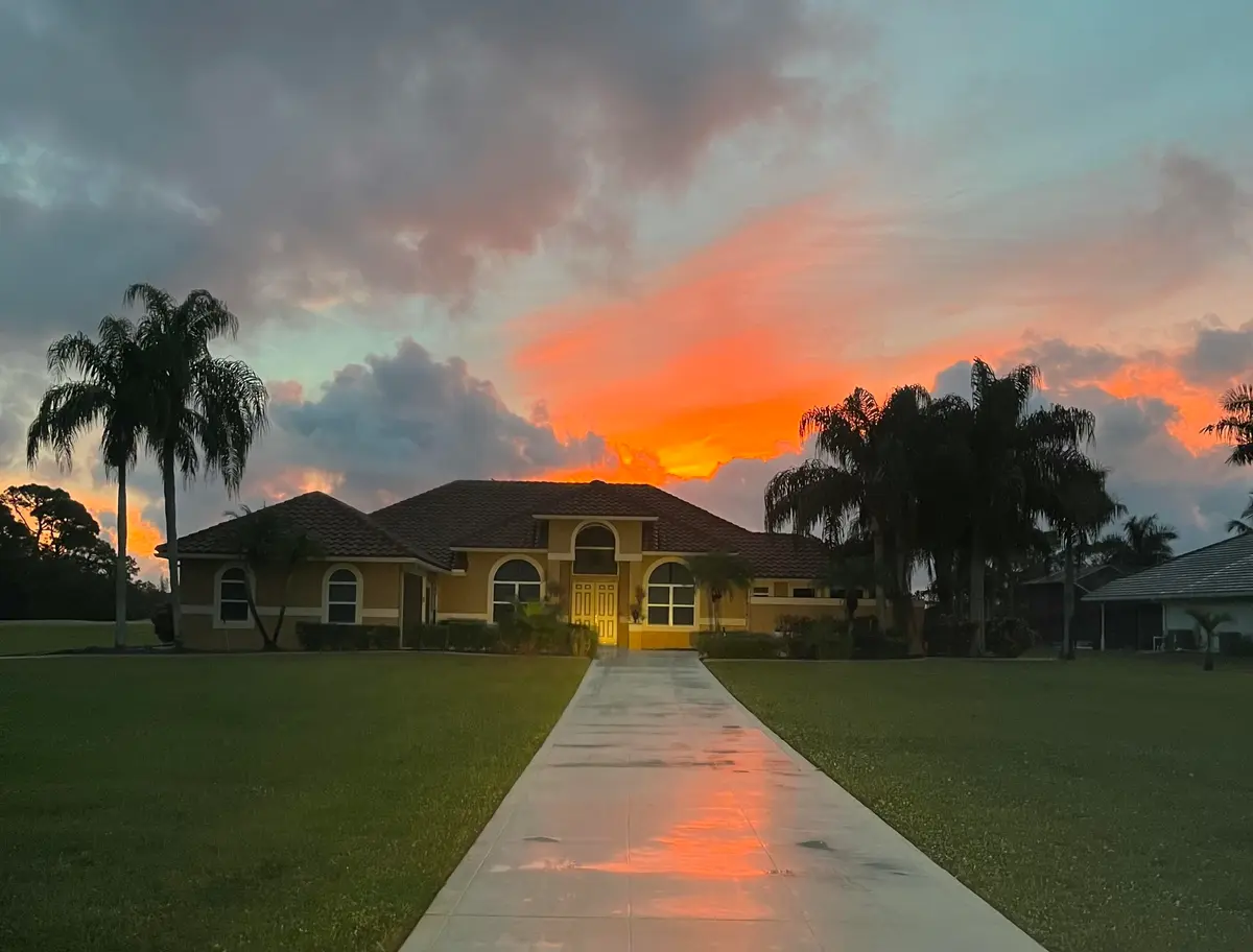 Sunrise at 8030 Woodsmuir Drive, Palm Beach Gardens