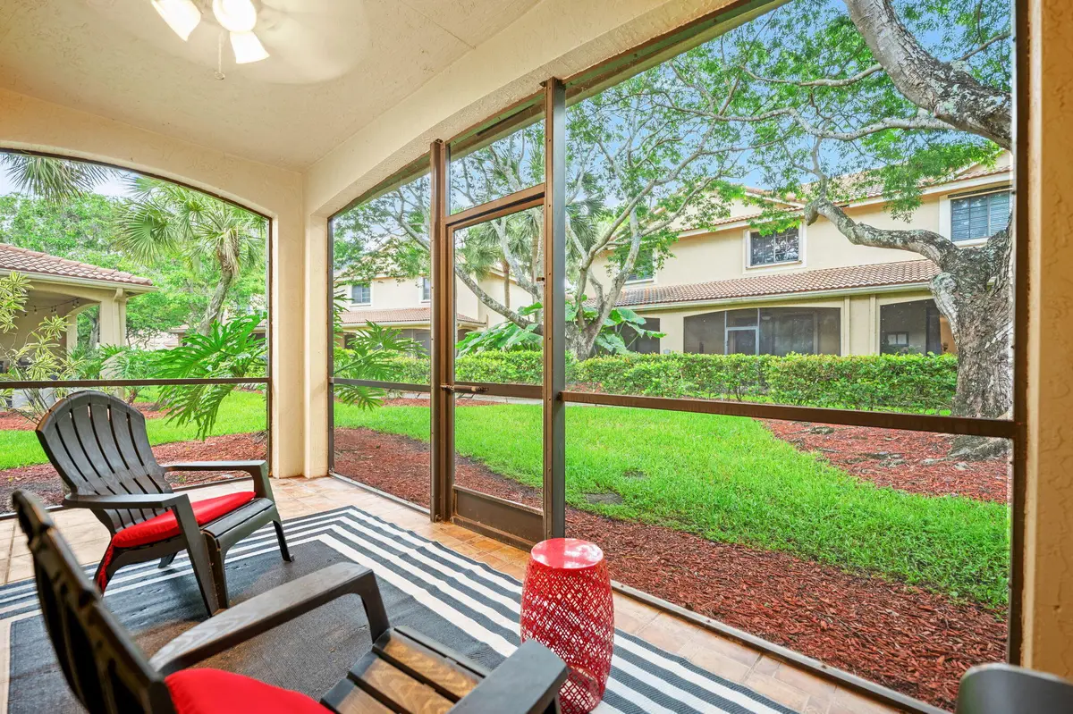 24-web-or-mls-4212-vineyard-cir at 4212 Vineyard Circle, Weston