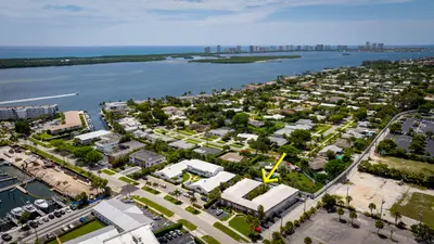 148 Yacht Club Drive 10, North Palm Beach – Condominium for sale