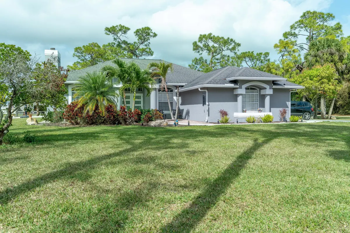 side view at 14279 43rd Road, Loxahatchee Groves