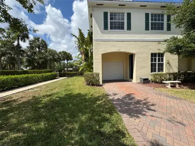 749 SW 3rd Avenue, Pompano Beach – Townhouse for sale
