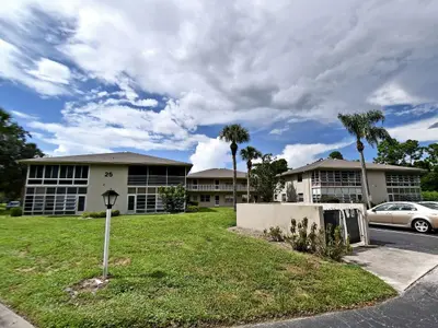 25 Lake Vista Trail 106, Port St. Lucie – Condominium for sale
