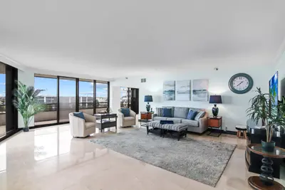 100 Lakeshore Drive 458, North Palm Beach – Condominium for sale