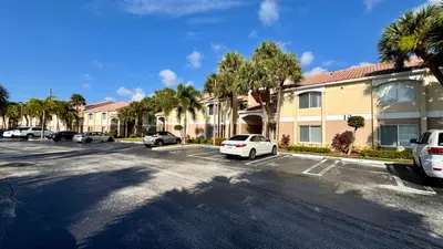 815 W Boynton Beach Boulevard 10-105, Boynton Beach – leased