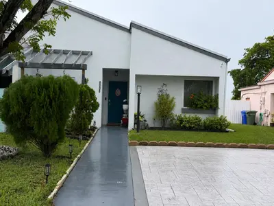6008 NW 1st Street, Margate – Villa for sale