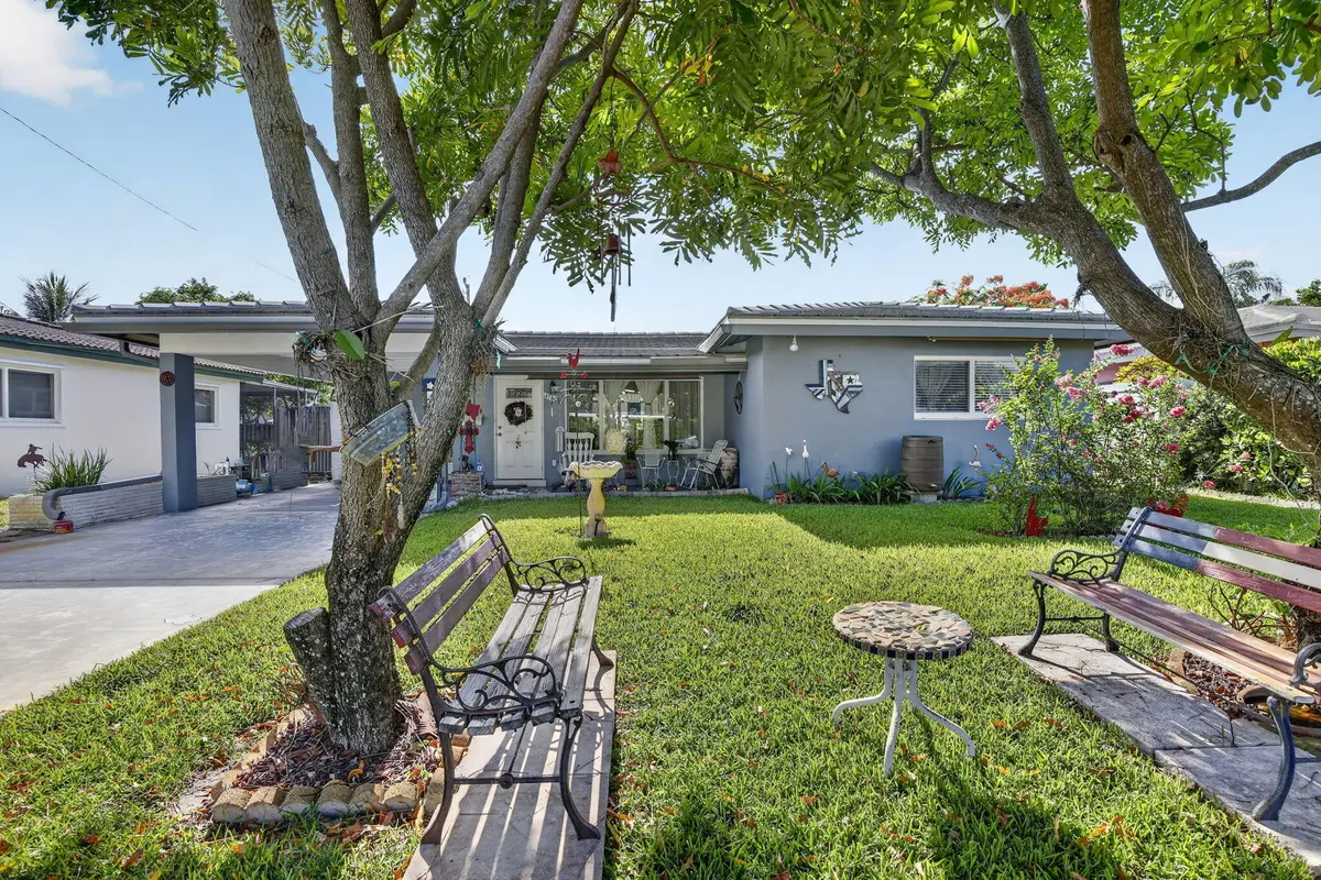 1-web-or-mls-_A7A9220 at 4760 NE 5th Avenue, Oakland Park