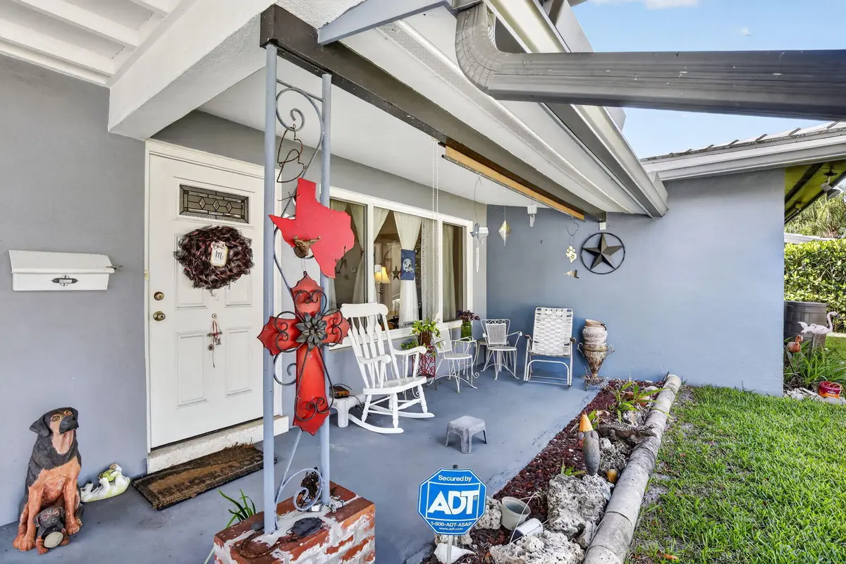 7-web-or-mls-_A7A9210 at 4760 NE 5th Avenue, Oakland Park