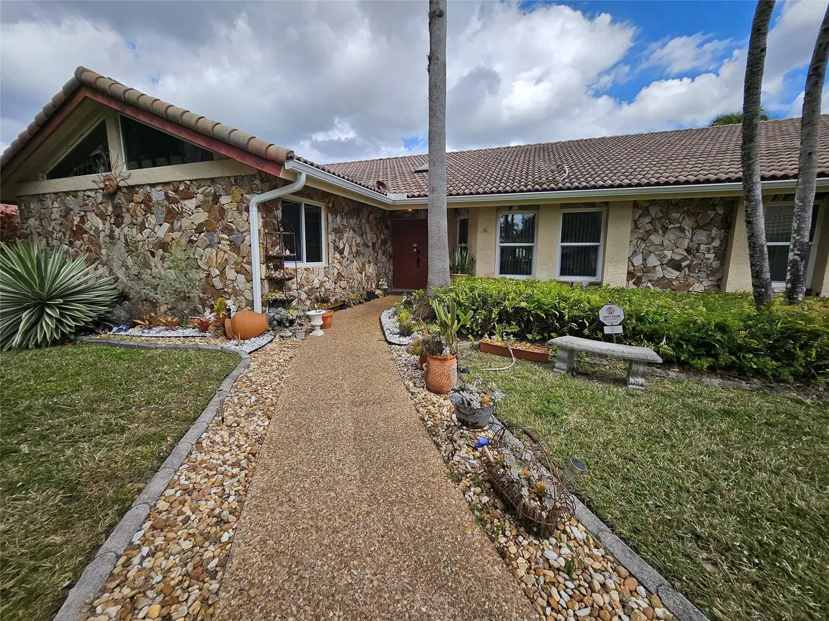 Photo 6 at 197 NW 113th Way, Coral Springs