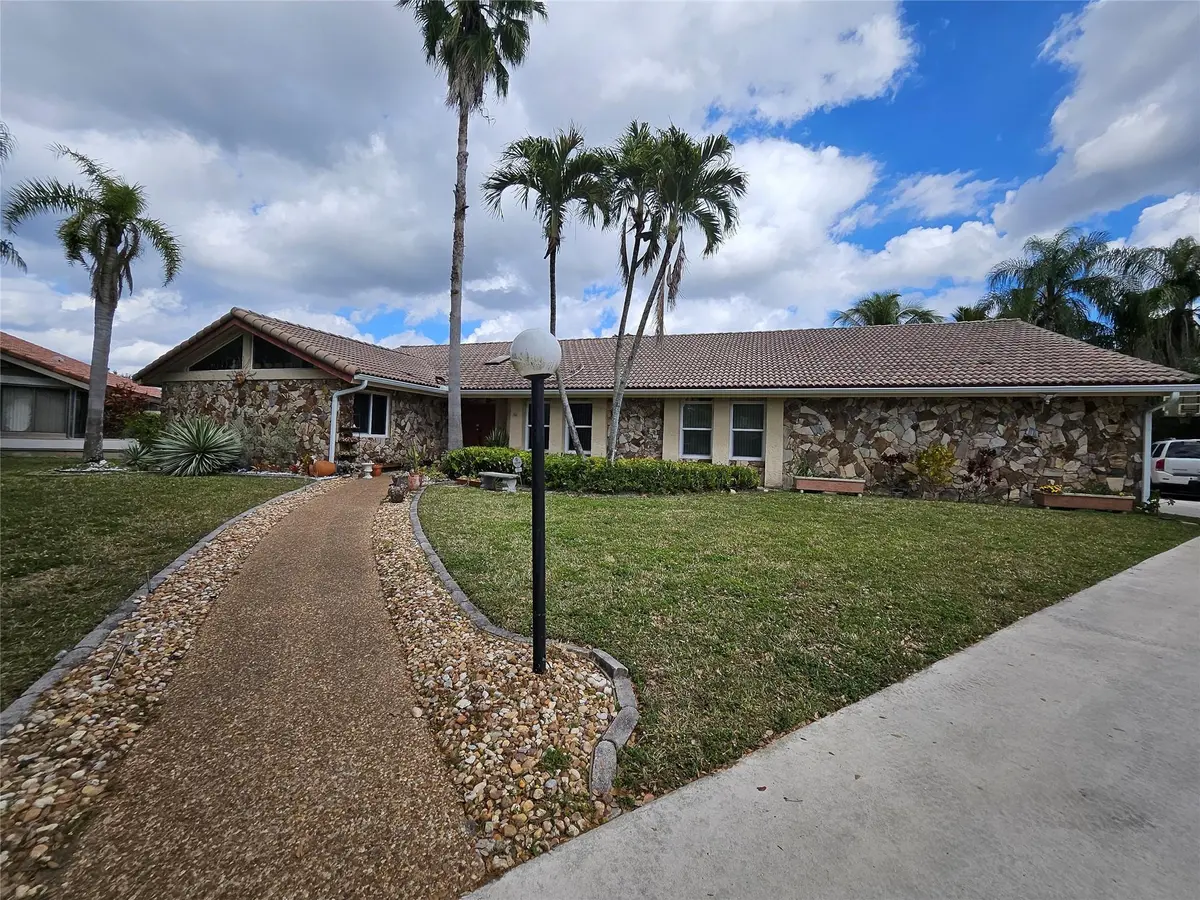 Photo 7 at 197 NW 113th Way, Coral Springs