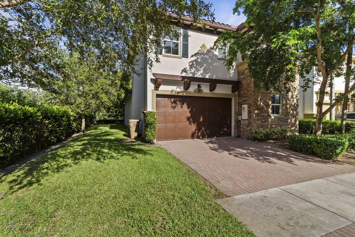 12-web-or-mls-IMG_7292 at 5319 Falcon Trail, Davie