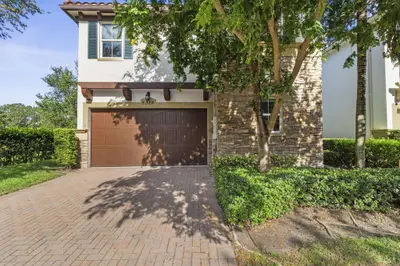 5319 Falcon Trail, Davie – Single Family Residence for sale