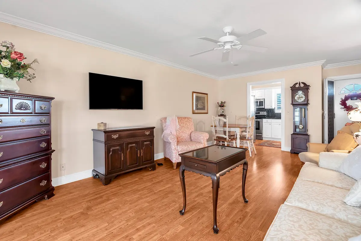 crosley.living7 at 2930 Crosley Drive M, West Palm Beach