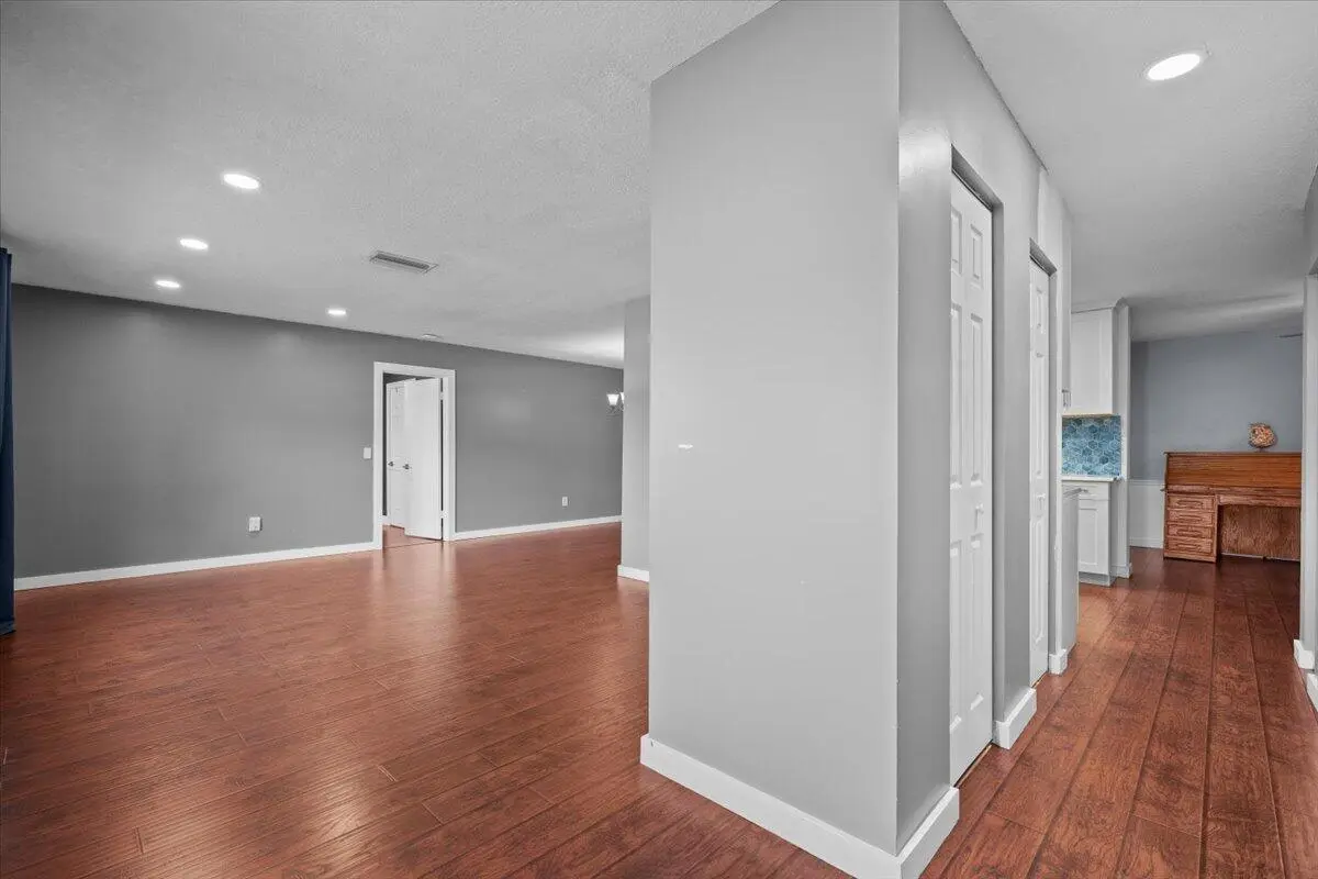 02-LUX_5555 at 7423 Oakmont Drive, Greenacres