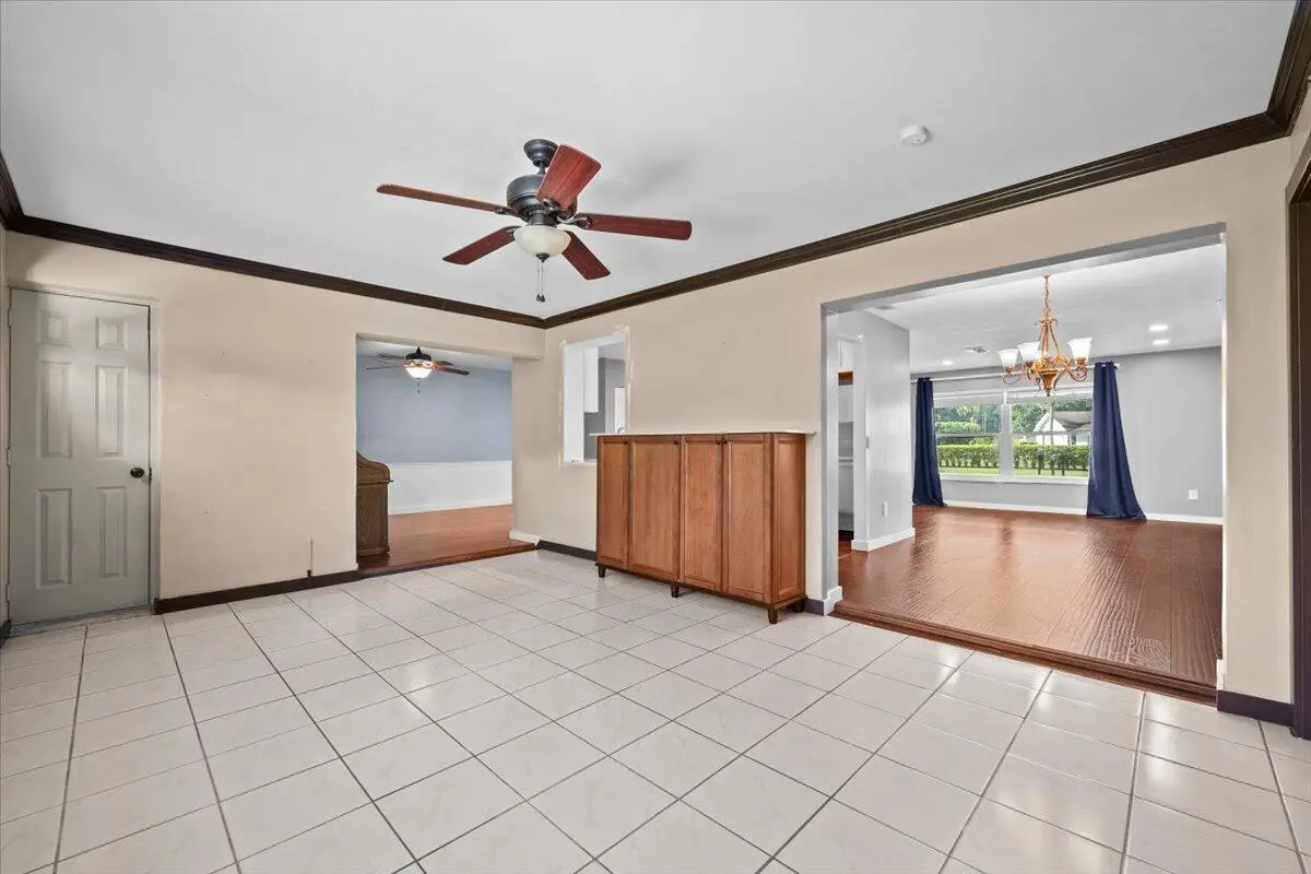08-LUX_5605 at 7423 Oakmont Drive, Greenacres