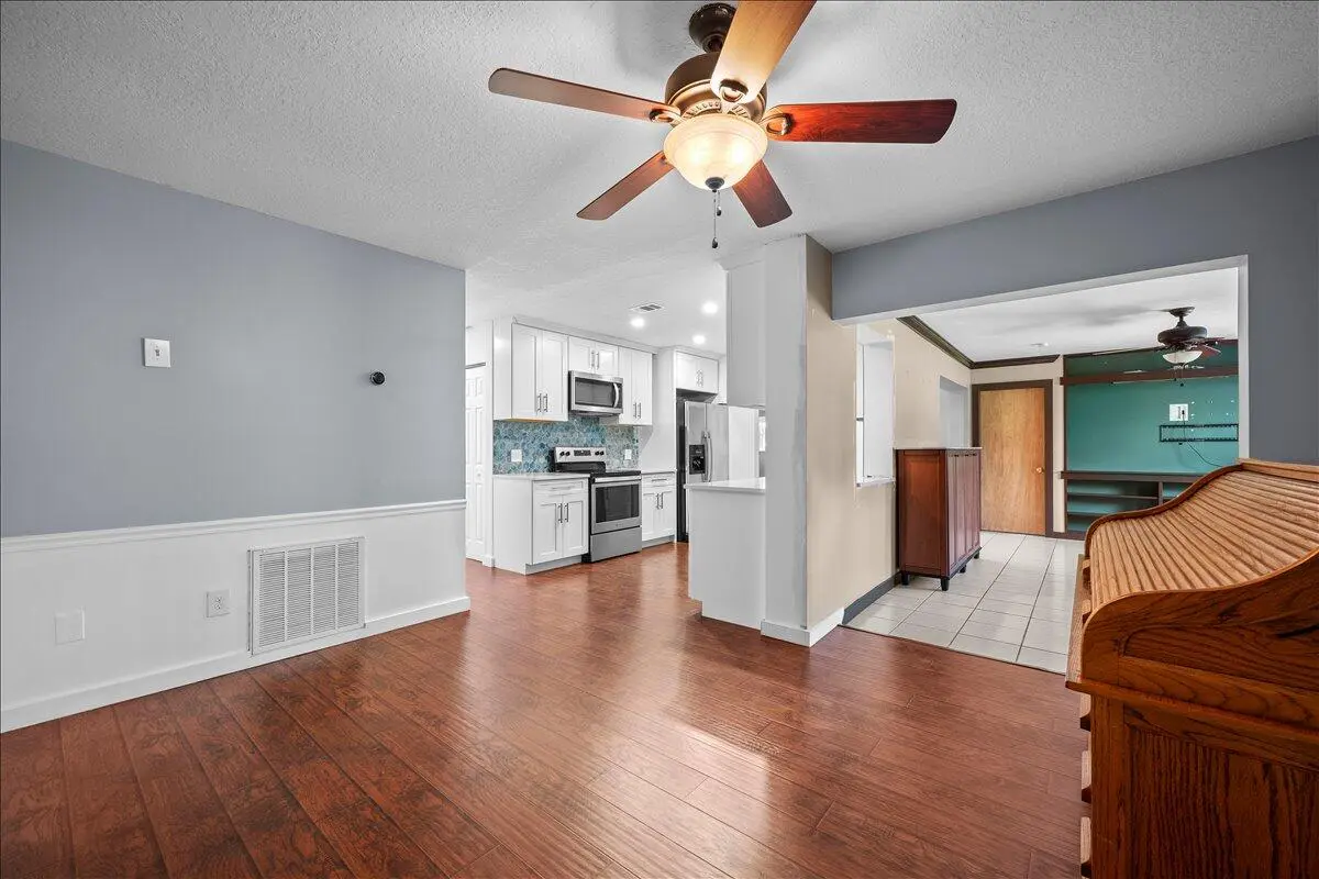 10-LUX_5615 at 7423 Oakmont Drive, Greenacres