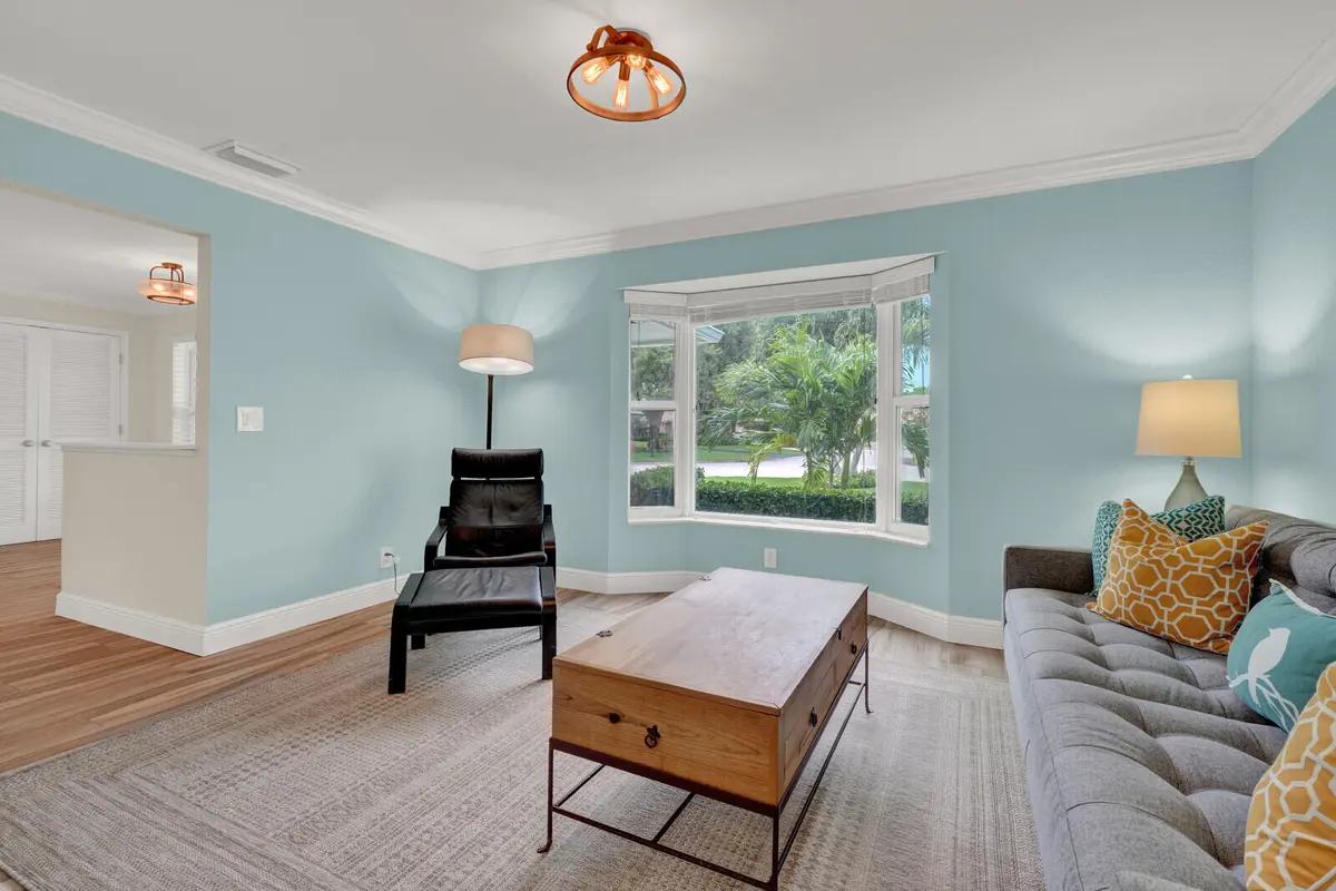Flex Space - Office/Den at 341 Glenbrook Drive, Atlantis