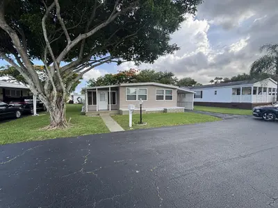 4530 NW 68th Court, Coconut Creek – Manufactured Home for sale