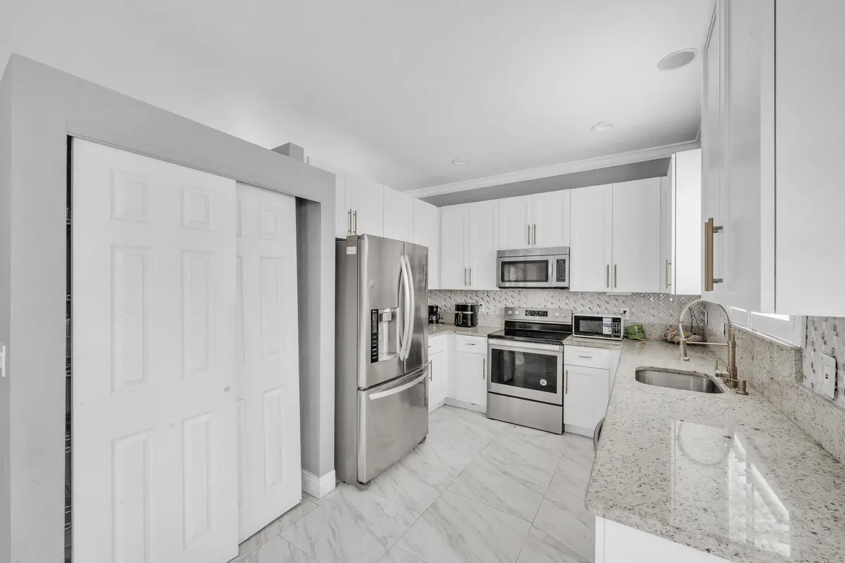11 Kitchn (3) at 149 Bellezza Terrace, Royal Palm Beach
