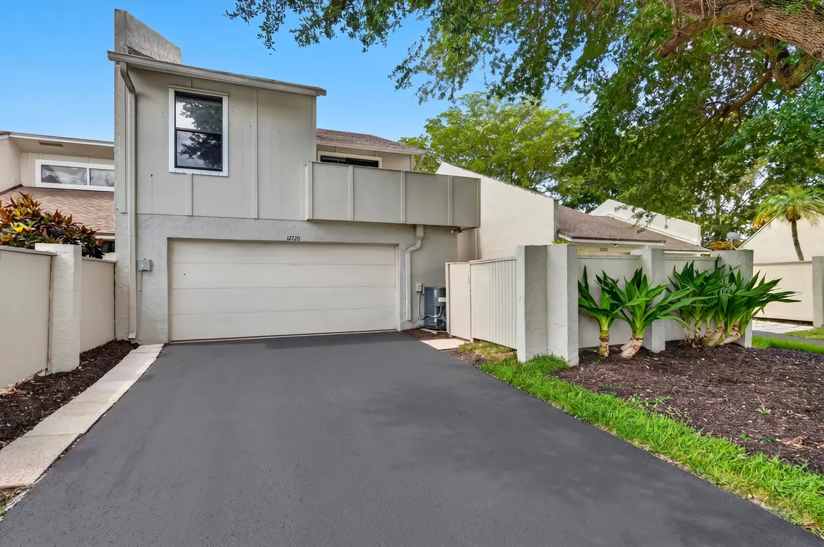 Exterior Front at 12720 Spinnaker Lane, Wellington