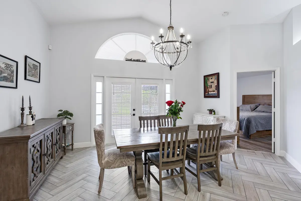 Dining at 1875 Oak Berry Circle, Wellington