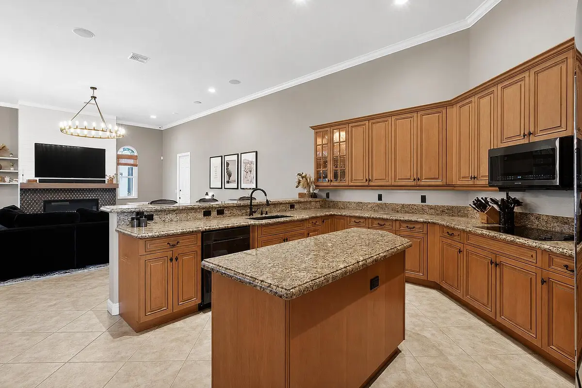 7 - Kitchen at 5884 NW 79th Way, Parkland