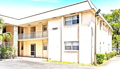 10821 N Military Trail Apt 19, Palm Beach Gardens – Condominium for rent