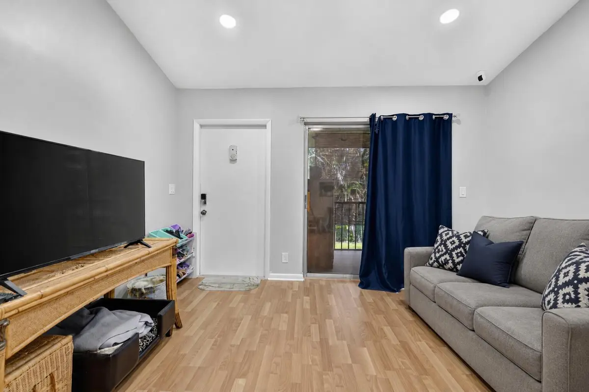 LIVING ROOM at 6258 Chasewood Drive G, Jupiter