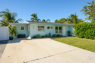 110 SW Hideaway Place, Stuart – Single Family Residence for rent